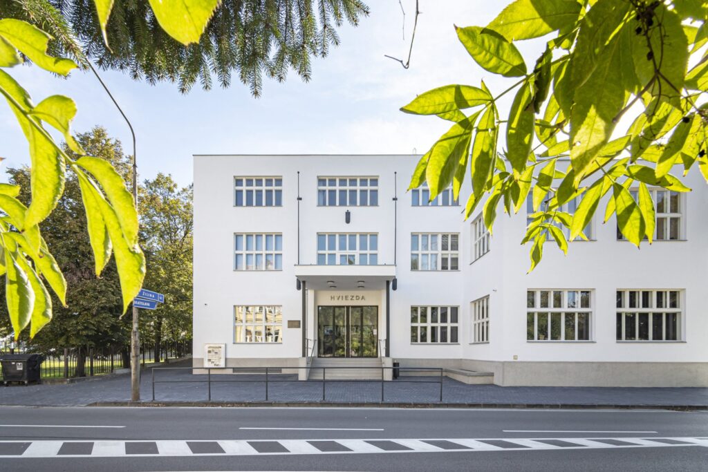 Kultúrno - kreatívne centrum hviezda Trenčín (KIC v Trenčíne)